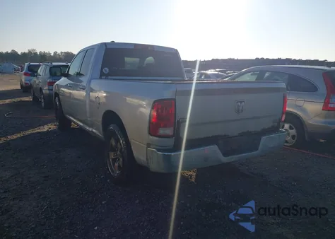 2018 Ram 1500 Slt 4X2 6'4 Box z USA, uszkodzony, nr VIN 1C6RR6GG3JS303919